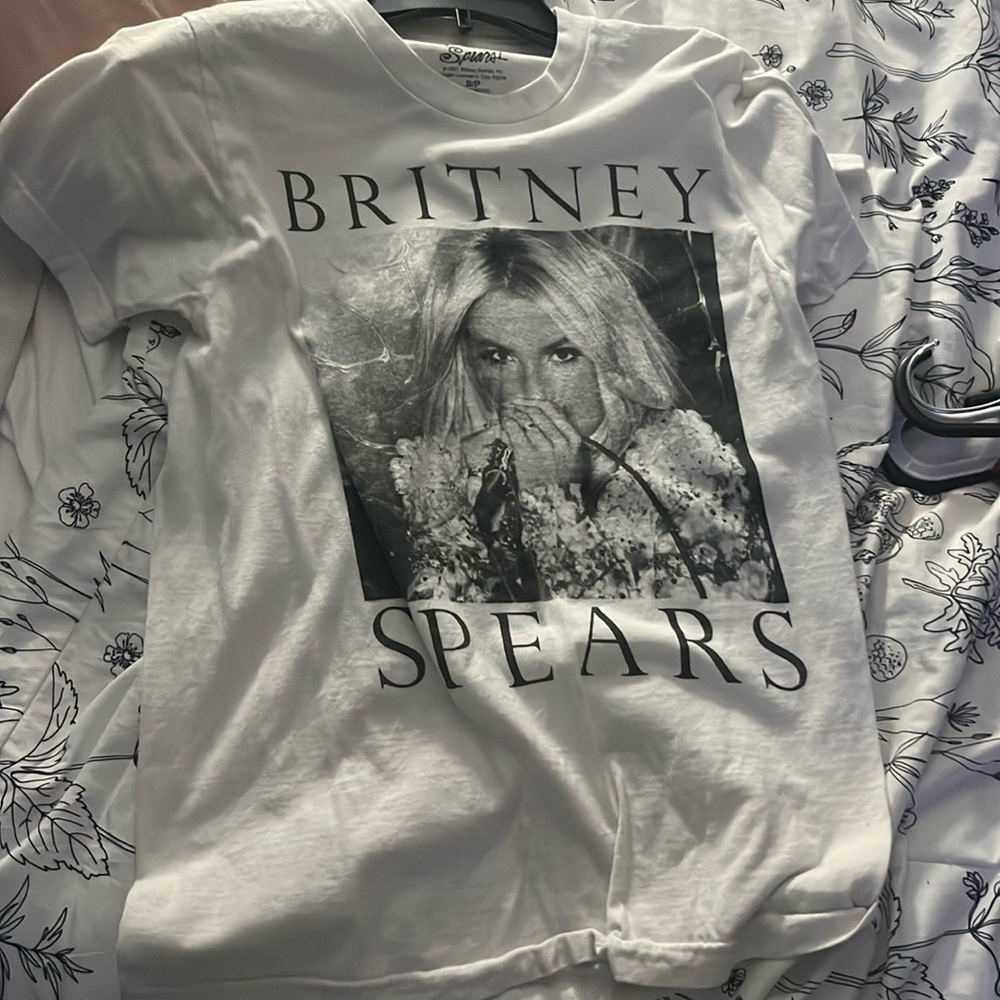Britney Spears Graphic Tee